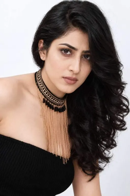 Diya, 26, mistress escort in Bandra, Mumbai