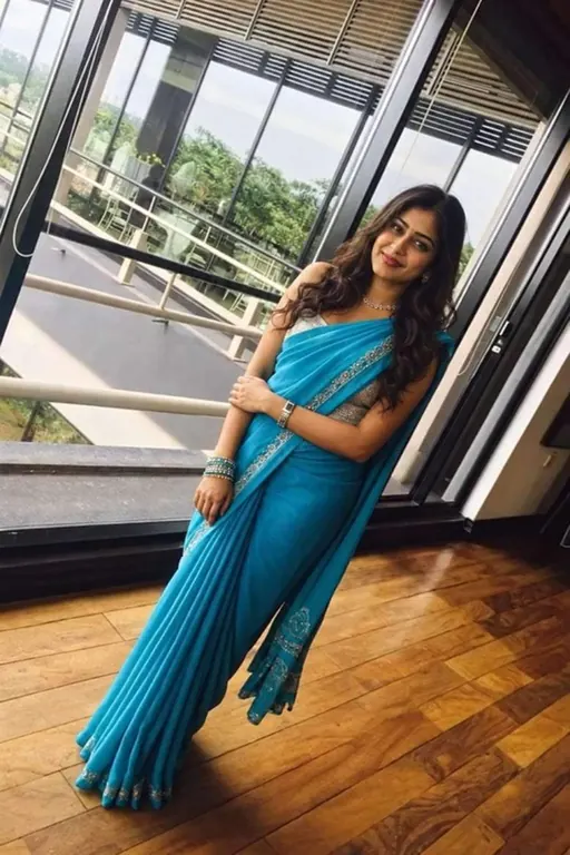 Mehek, 27, busty escort in Bandra, Mumbai